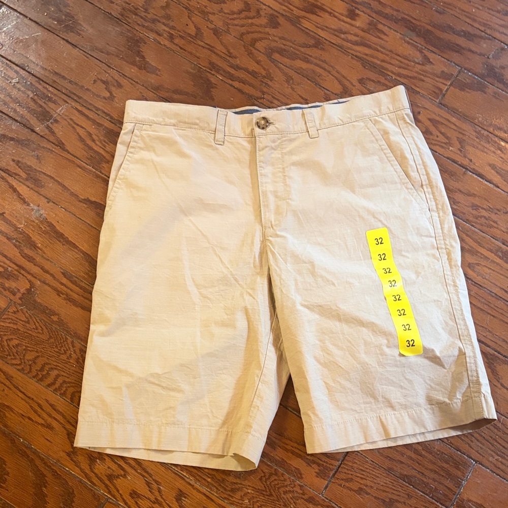 Tommy Hilfiger Men’s Tan Flat-Front Shorts